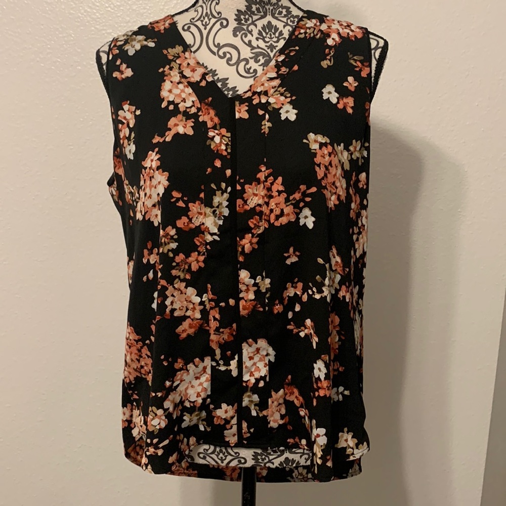 White House Black Market sleeveless floral blouse